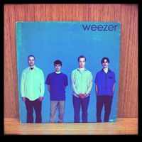 【休日ソング】休日に聴きたくなる曲ありますか？僕は「WEEZER」と「HOLIDAY」です。