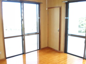 角部屋で明るい１DK