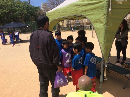 安謝小にてフットサル練習試合