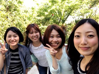 スタッフ皆で食事へっ♪