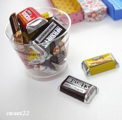 ★英字入りデザートカップ＆チャーム付きビニタイDAISO♪