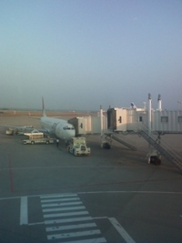 那覇空港にて！ 2011/02/09 08:03:02