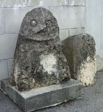 保栄茂の石彫獅子