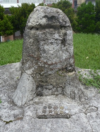 高嶺の石彫獅子