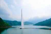 東洋一の月山湖大噴水