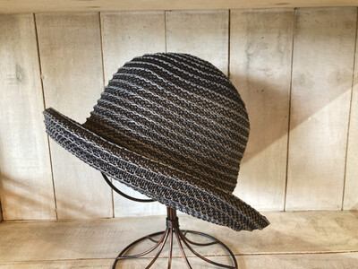 cocoon hat dark