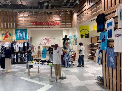 イーアス沖縄豊崎　T-SHIRT-YA.COM オープン　かりゆしウェア