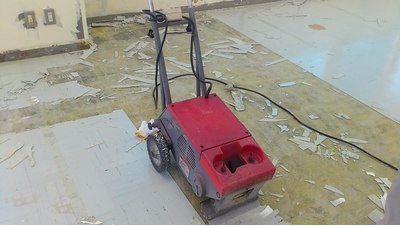 ストロングペッカー・電動ケレン　リース！！