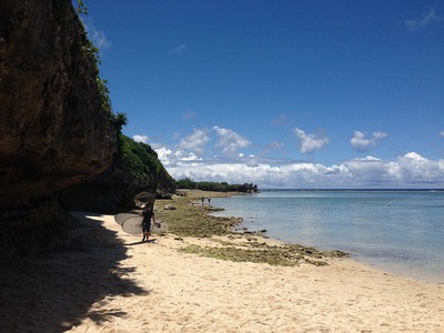沖縄北部　観光パワースポット　備瀬のワルミ、フクギ並木　ハートロック