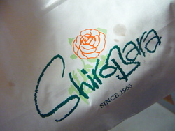 沖縄のケーキ屋　白バラ洋菓子店　シュークリーム差し入れ