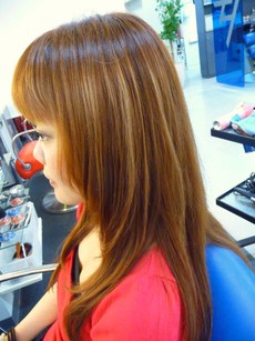 ロングレイヤー　シャギー　ハイライトヘアカラー　パープル系