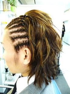 編み込み　コーンロウ　裏編み　Cornrow　ハーフヘッド
