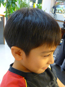 子供カット　メンズカット　ショートレイヤー　チャイルドＣＵＴ