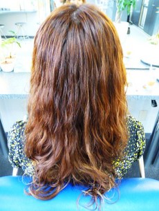 ロングヘアー　ふわゆるパーマ　ロングレイヤー