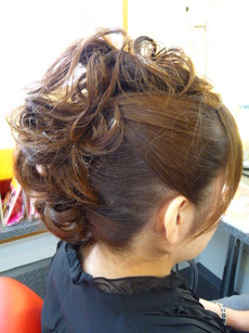 パーティーヘアー　セット　まとめ髪　アシンメトリー　カール