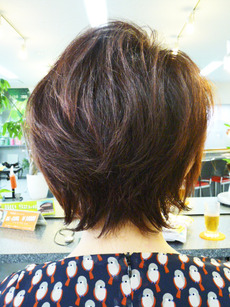 ウルフ アシメ 前下がりグラボブベース ショートレイヤー ヘアースタイル写真集 By タックスヘアールーム
