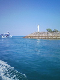 前兼久漁港の灯台 2009/08/31 18:07:26