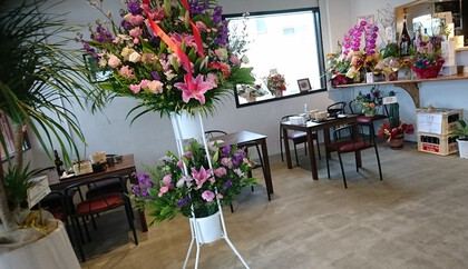 　お笑い芸人「ありんくりん」のお店に行きました