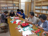 ゆいまーるボランティア・・カーネーションを折る！
