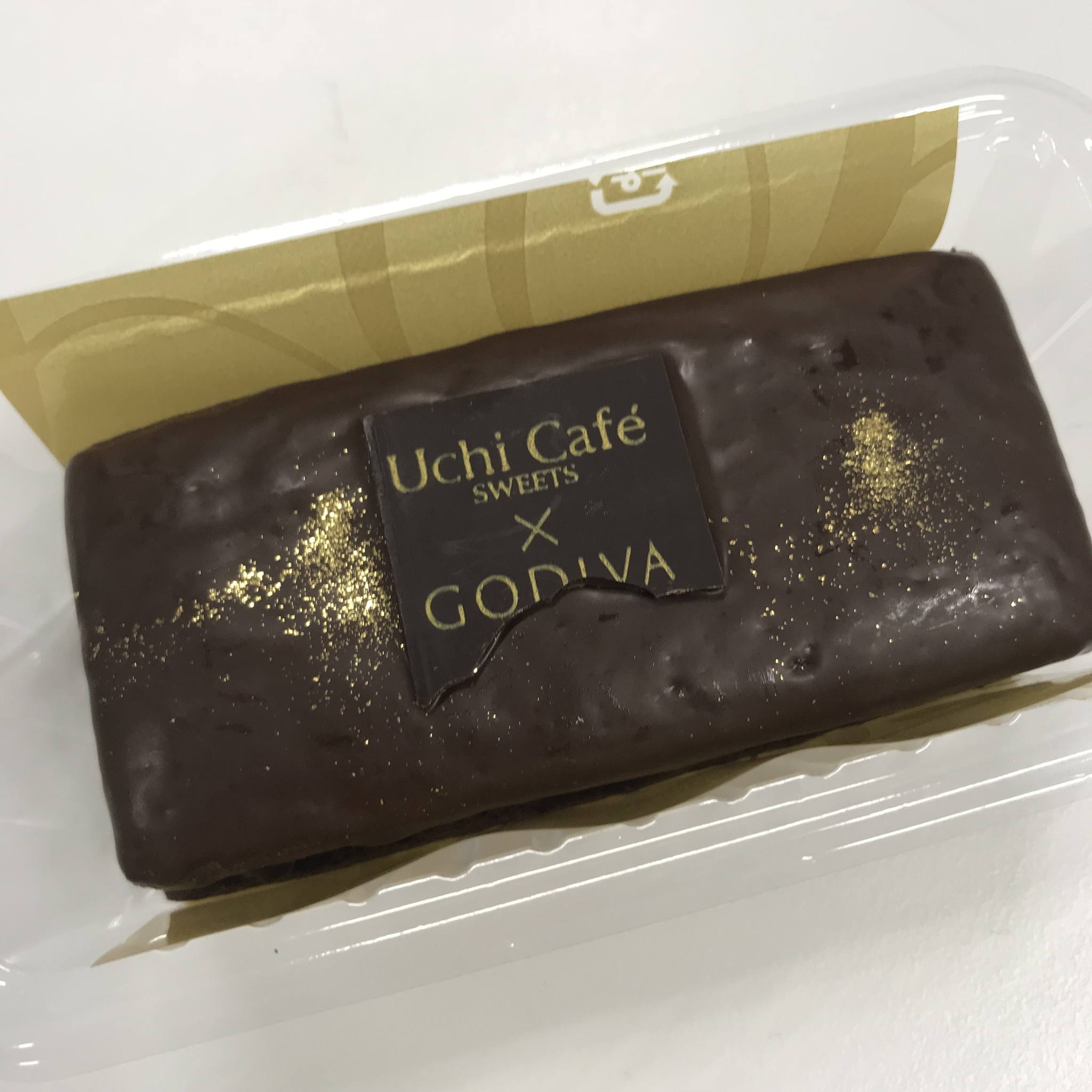 もはやコンビニ価格ではない？ローソンとGODIVAのコラボ、ウチカフェスイーツ。