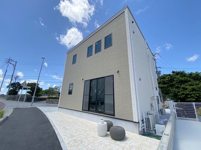 48坪に駐車場3台分 イエラボ 木造新築住宅 完成見学会